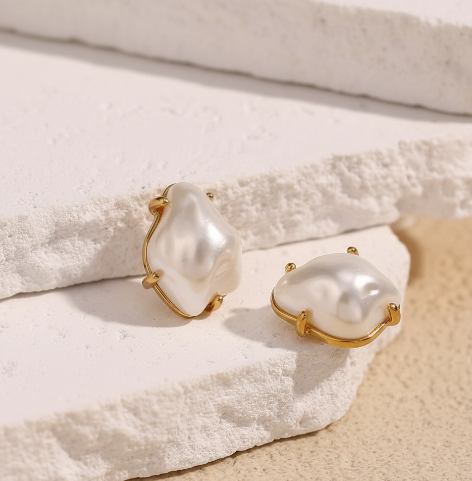 Baroque Shine Studs - ILA1164