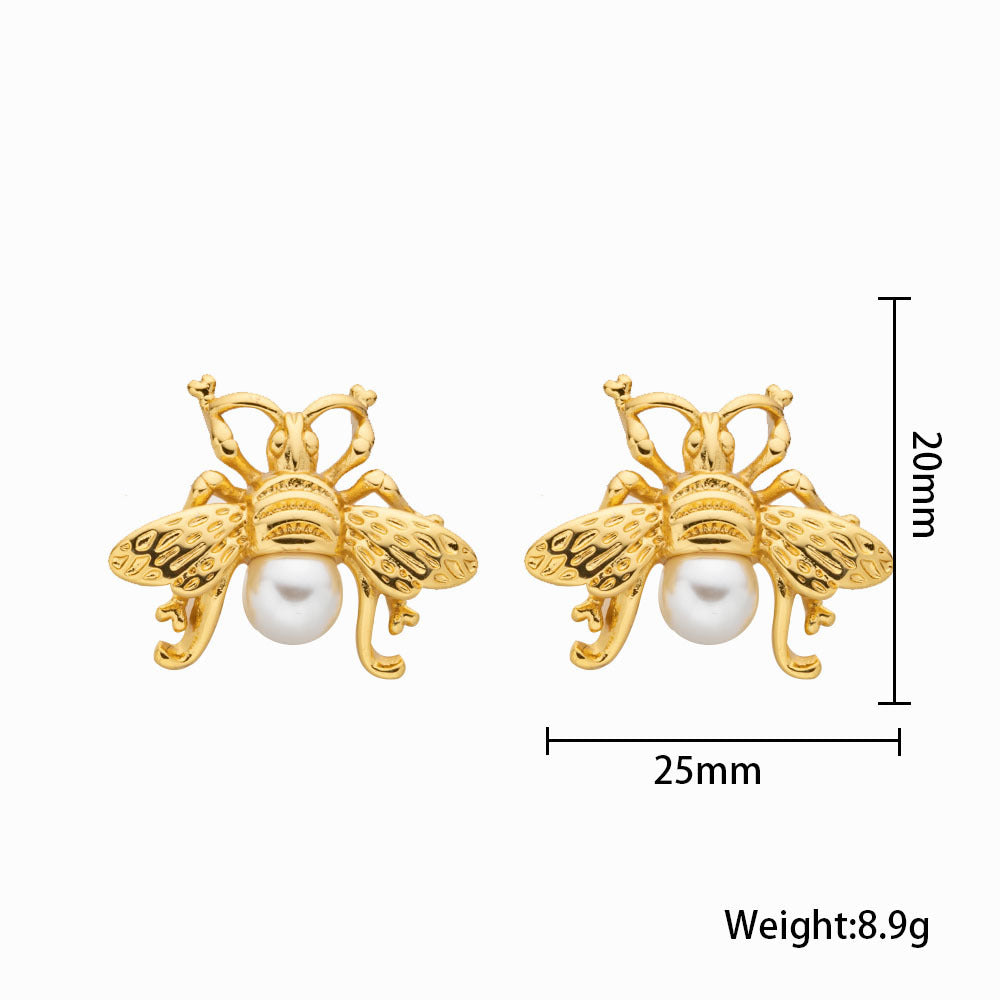 Queen Bee Pearl Studs - ILA1171