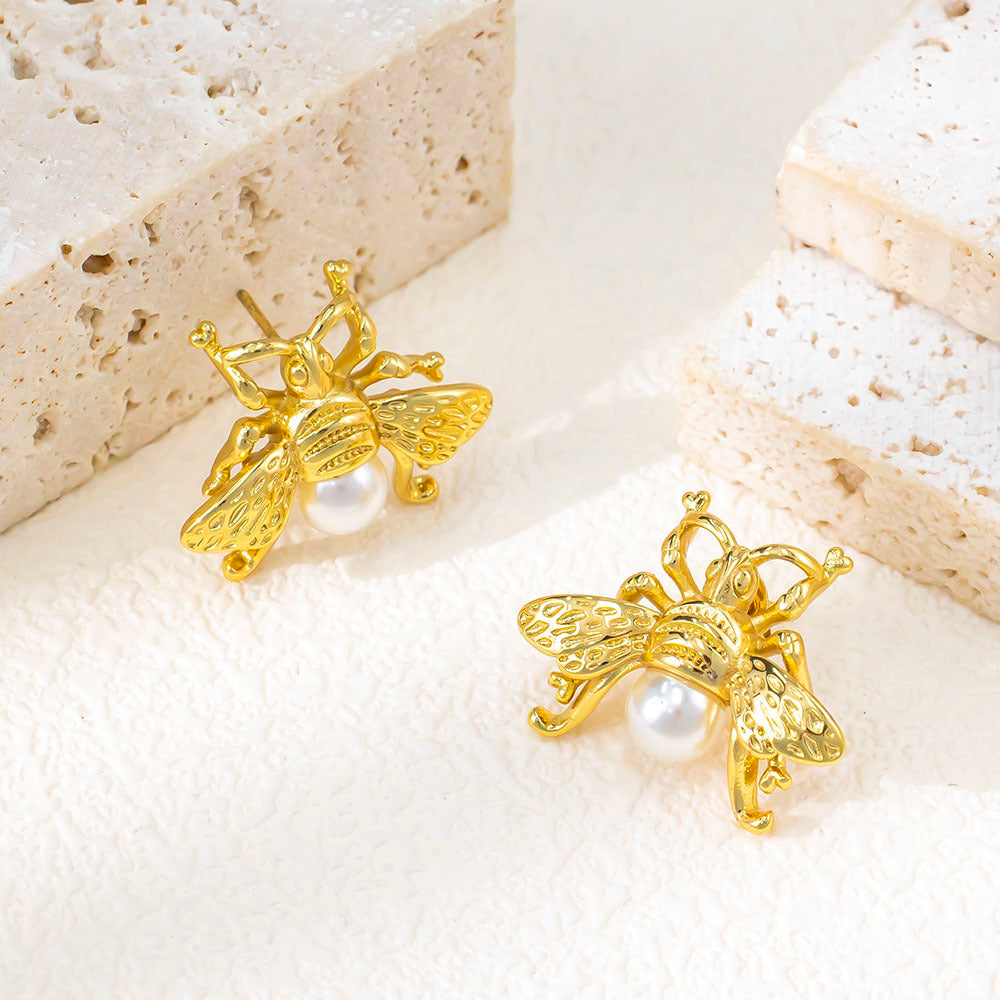 Queen Bee Pearl Studs - ILA1172